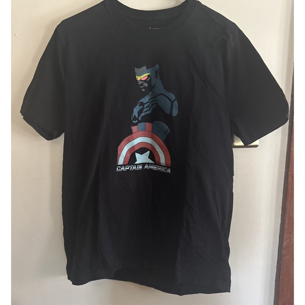 GAP | Marvel Captain America T-Shirt Size Large Avengers Sam Wilson‎